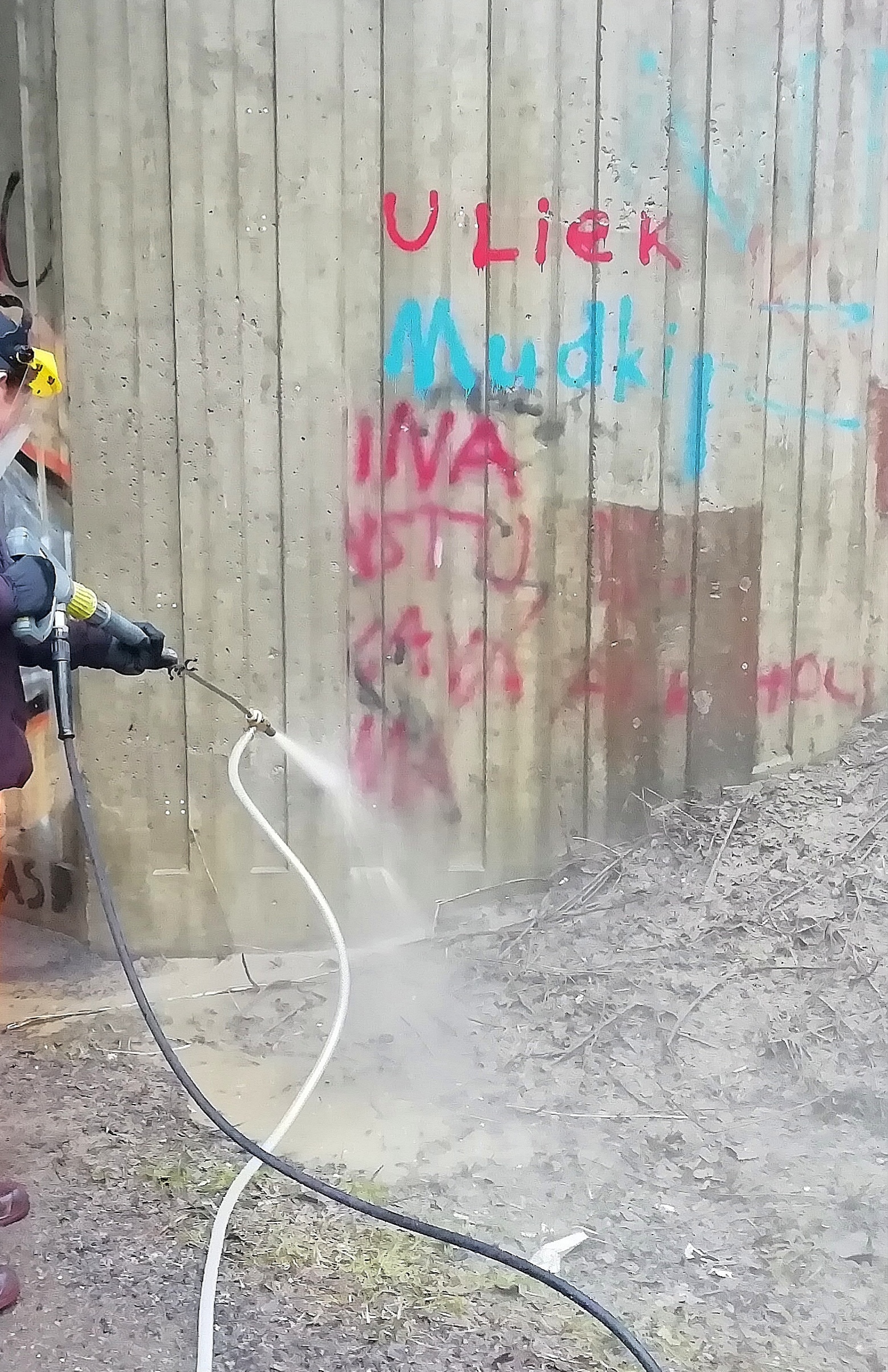 Graffitien poistot